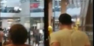 Video : La bustul gol, cu cutitul printr-un mall din Craiova
