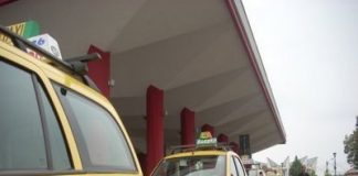 Un ONG cere modificarea tarifelor de distanţă maximale la serviciile de transport public local de persoane în regim de taxi