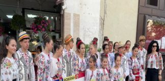 Craiova a celebrat în această după-amiază IA, piesa centrală a costumului popular românesc.