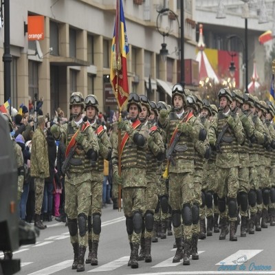 Ziua Națională a României, sărbătorită la Craiova cu un regal folcloric și cu o paradă militară cu peste 500 de participanți